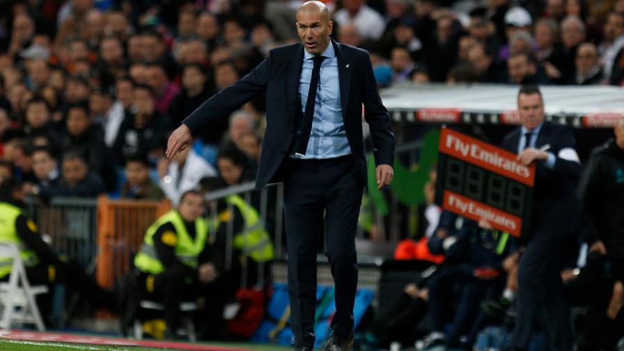 Zidane responde a Piqué asegurando que al Madrid no le favorecen árbitros