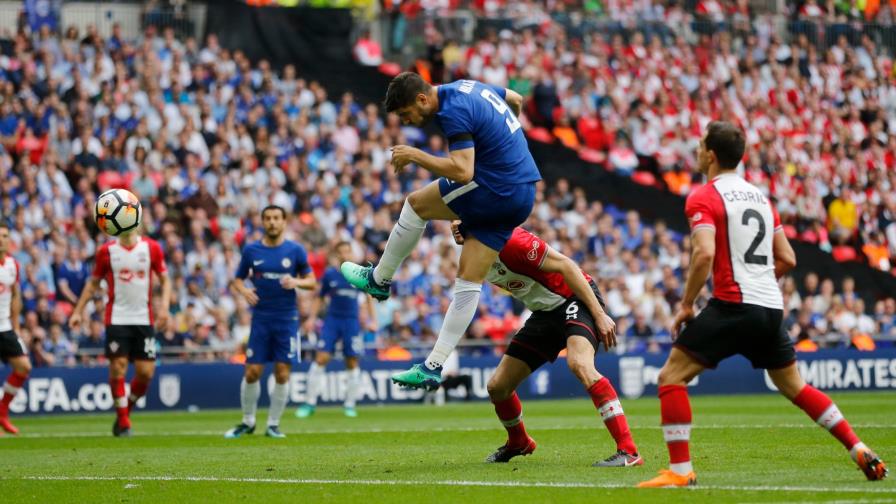 FIFA vuelve a señalar los fichajes de menores y castiga al Chelsea, que recurre