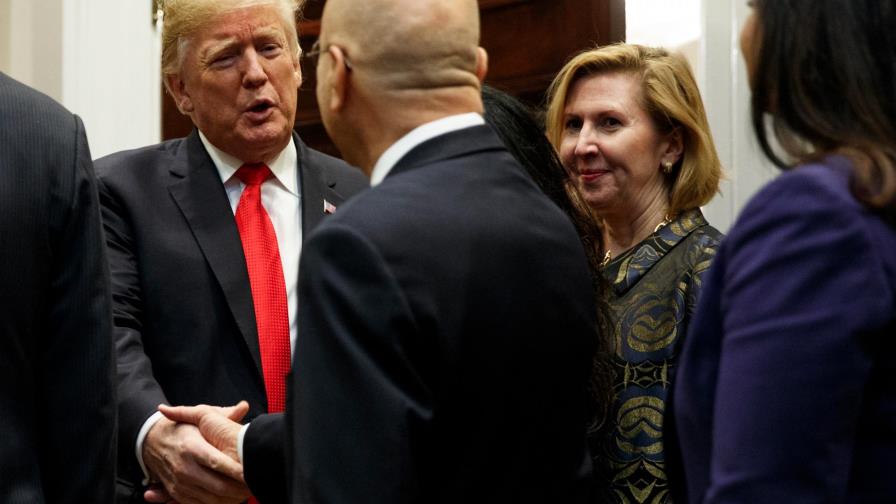 Melania Trump exige públicamente destitución de asesora de seguridad