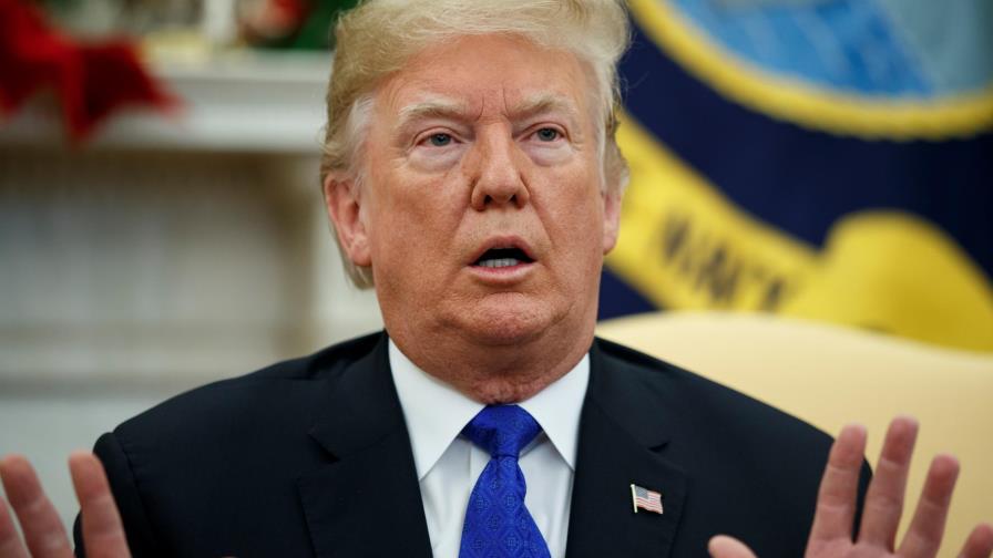 El jefe de Google es obligado a responder por qué buscar “idiota” da como resultado “Donald Trump”