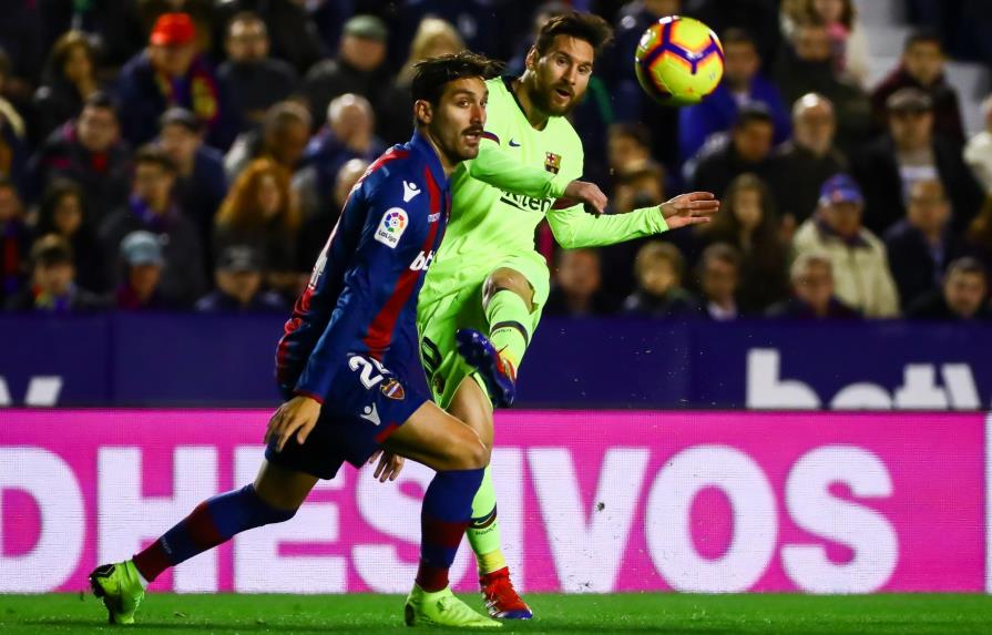 El Barcelona recupera la punta con un hat-trick de Messi
