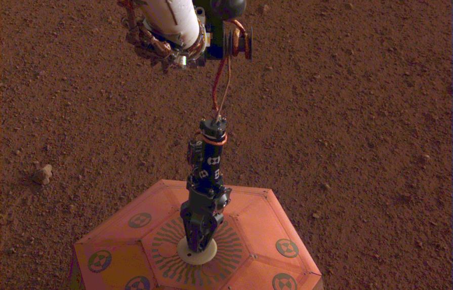 NASA instala un sismógrafo en Marte