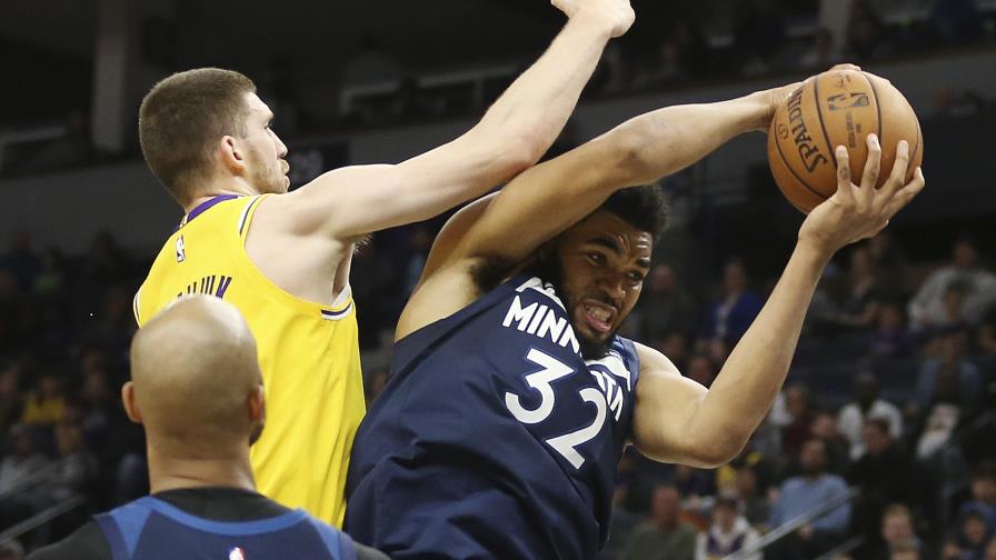 ¡Grande Towns ante los Lakers! 28 puntos y 18 rebotes