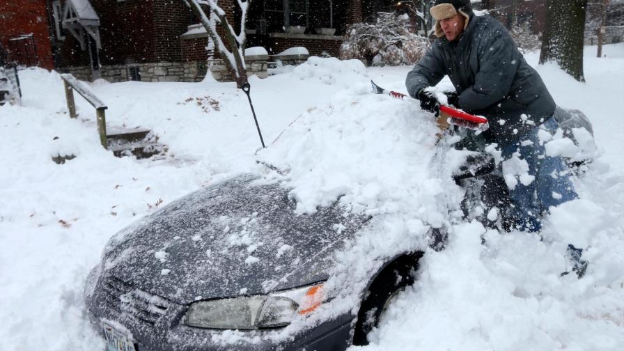 Cancelados al menos 15 vuelos desde y hacia Estados Unidos por tormenta de nieve 