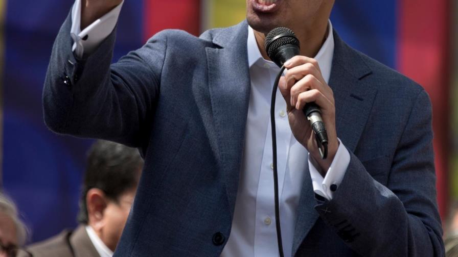 Guaidó exige respetar la vida de los agentes que lo detuvieron Guaidó exige respetar la vida de los agentes que lo detuvieron