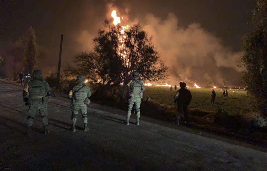 Explosión de ducto en México deja 66 muertos producto del “huachicoleo”