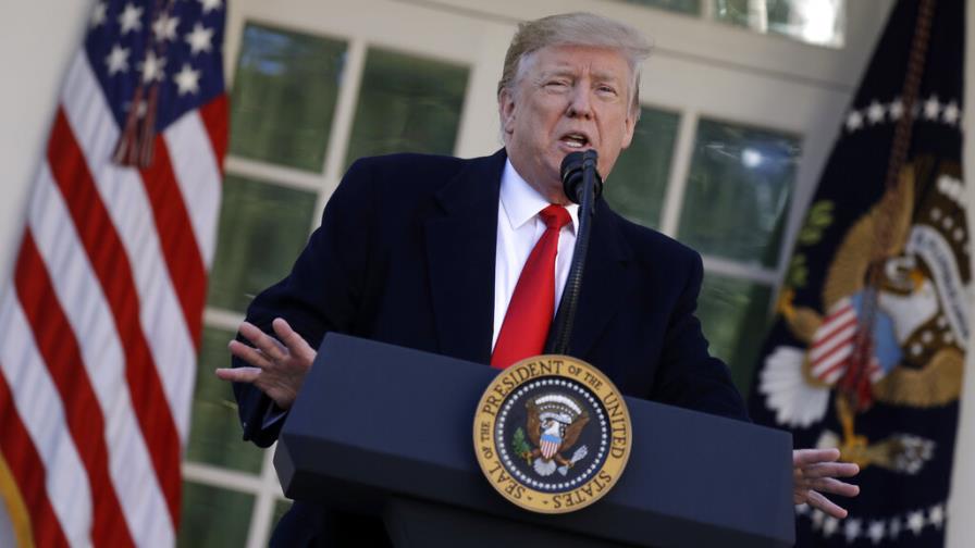 Trump anuncia acuerdo temporal para reabrir gobierno federal de EEUU