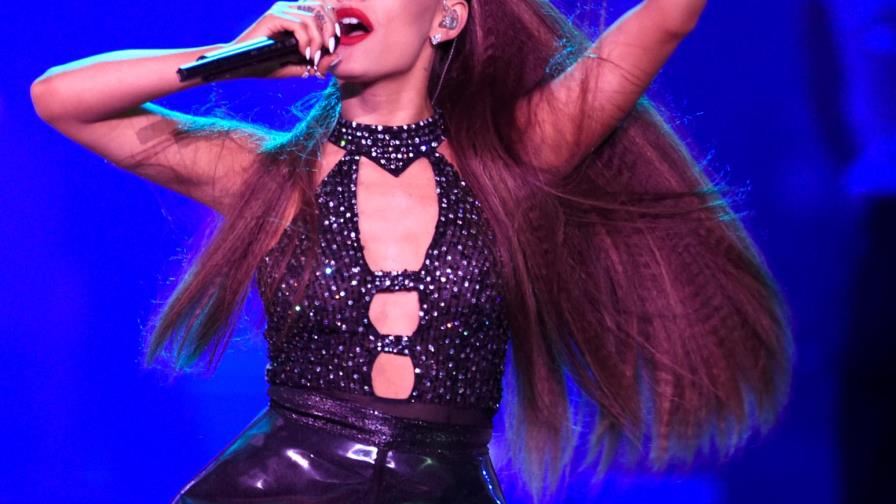 Ariana Grande es demandada por video de “God is a Woman” Ariana Grande es demandada por video de “God is a Woman”