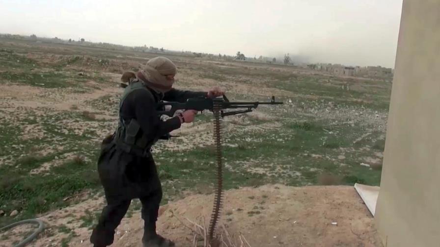 Cientos de personas huyen de batalla apoyada por EEUU en último bastión de EI en Siria