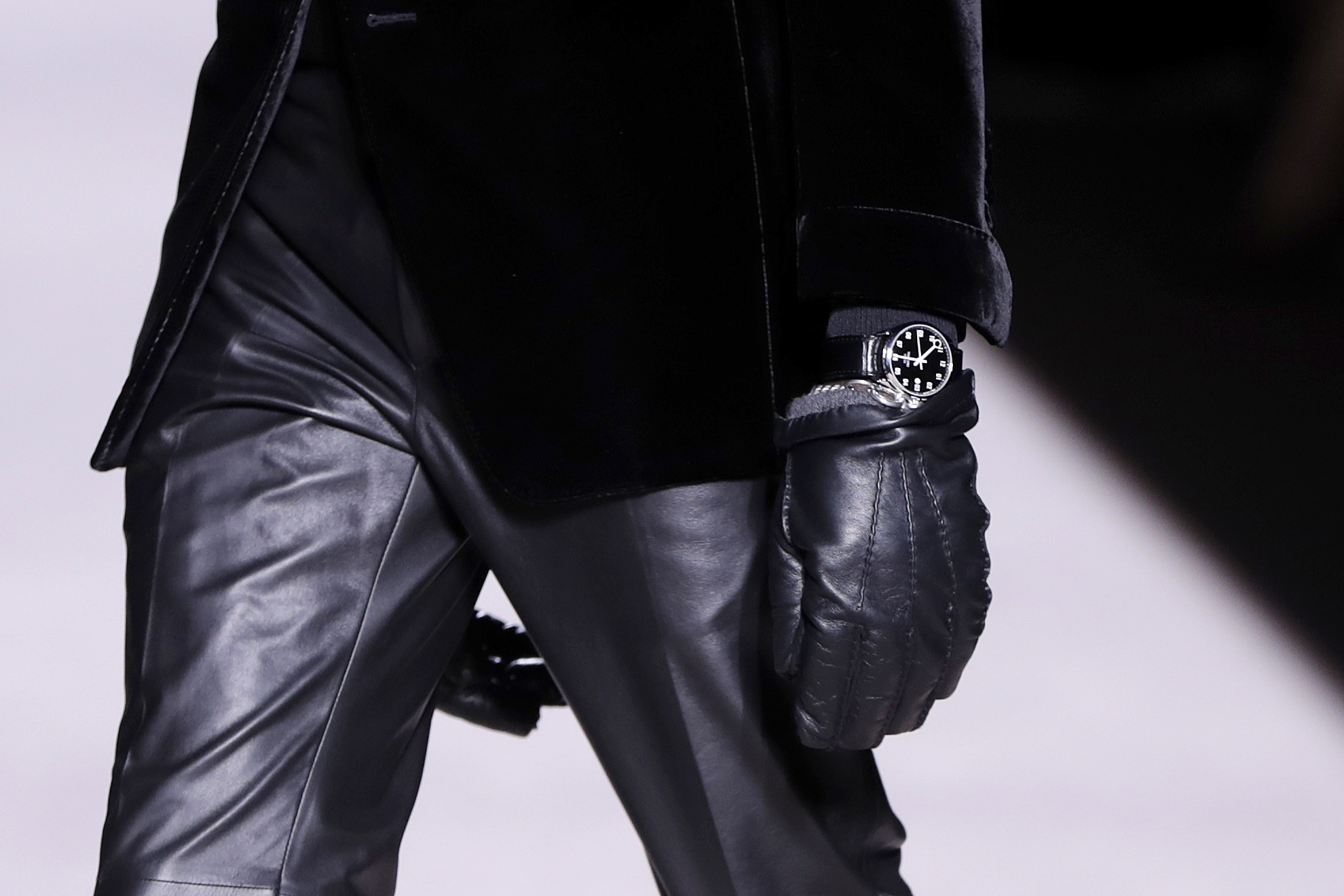 Un modelo presenta piezas de la colección de Tom Ford en la Semana de la Moda en Nueva York. 