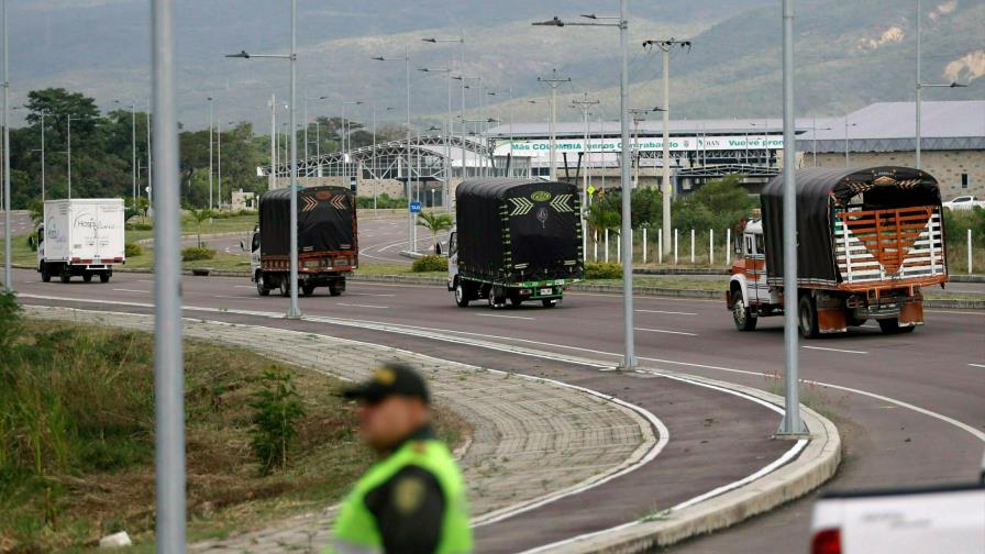 Llega primera ayuda para Venezuela a centro de acopio Llega primera ayuda para Venezuela a centro de acopio