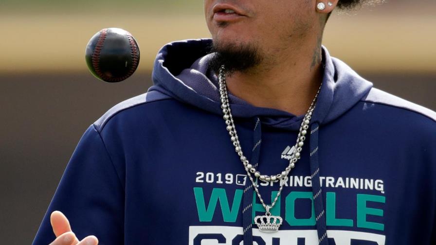 Félix  Hernández quiere lanzar al menos una vez más en Seattle