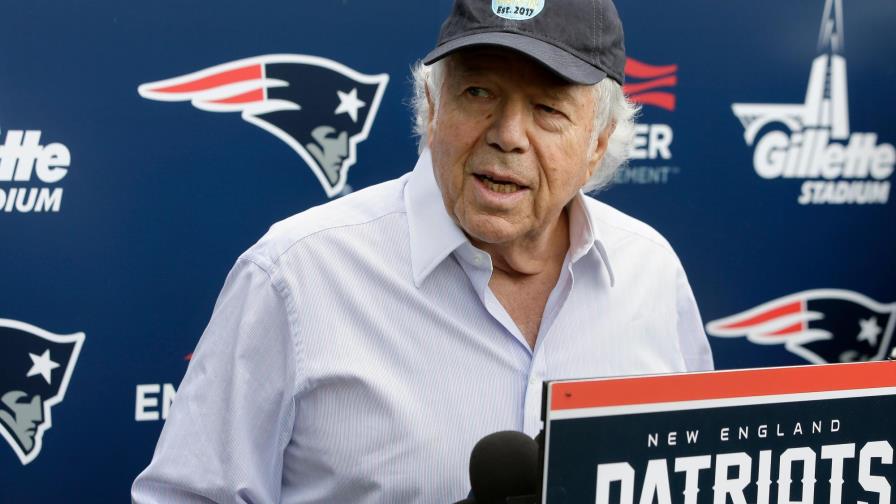 Dueño de los Patriots, campeones de la NFL, acusado de solicitar prostituta