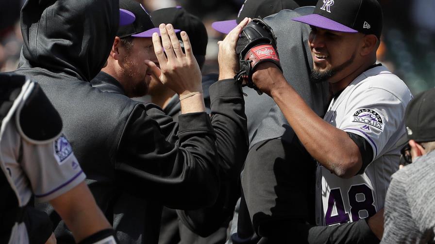 Germán Márquez coqueteó con no hit hasta el octavo y lanzó pelota de un imparable