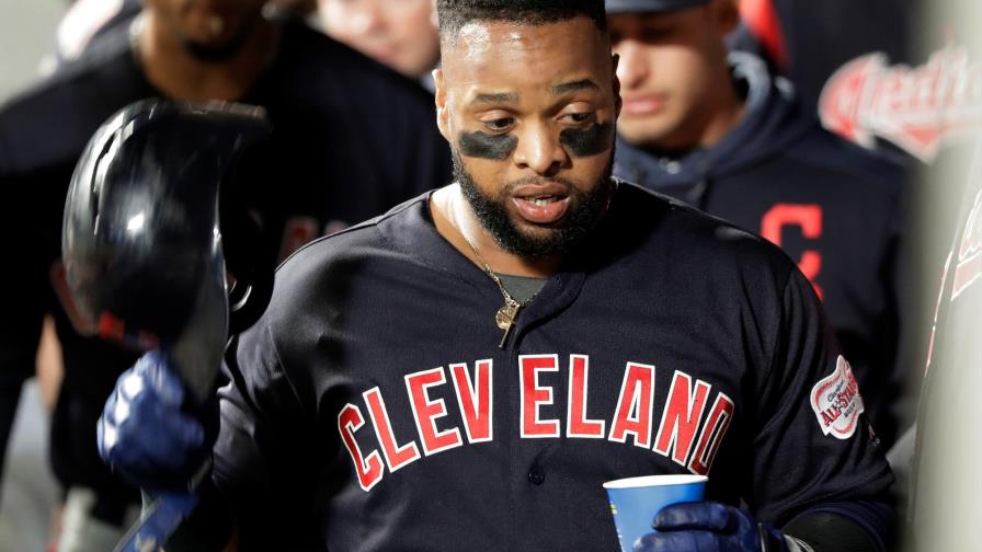 Carlos Santana tras jurar como ciudadano: “Gracias a Dios soy estadounidense”