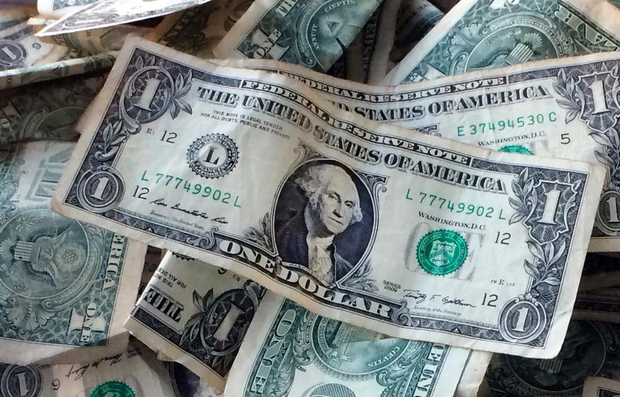 Cotización del dólar cerró en RD$51.52 este lunes