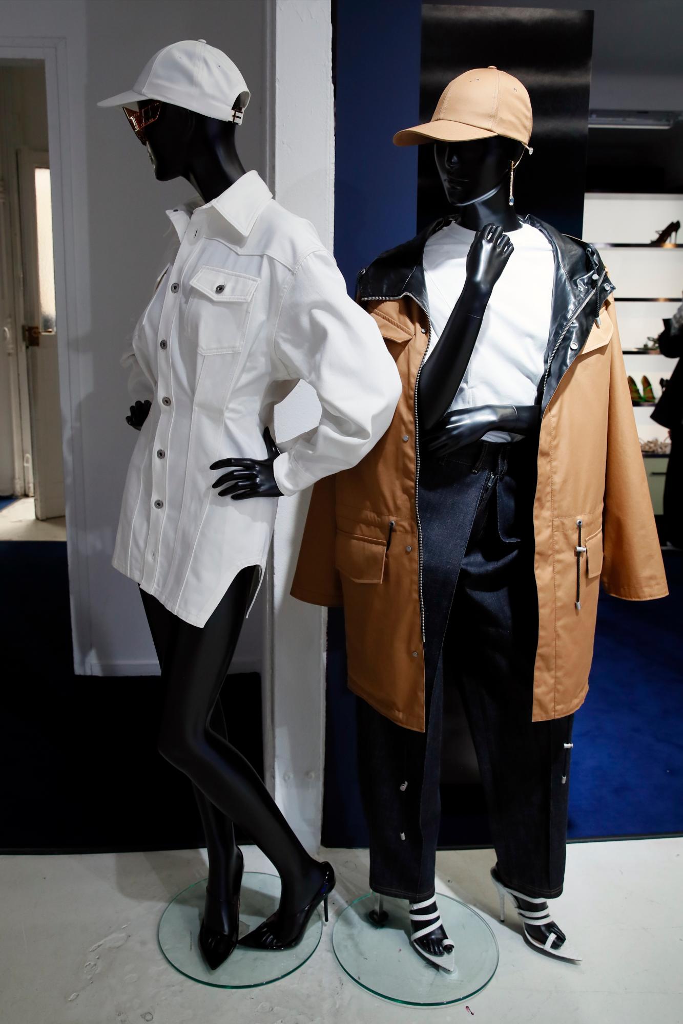 Algunos diseños de la marca Fenty de Rihanna.