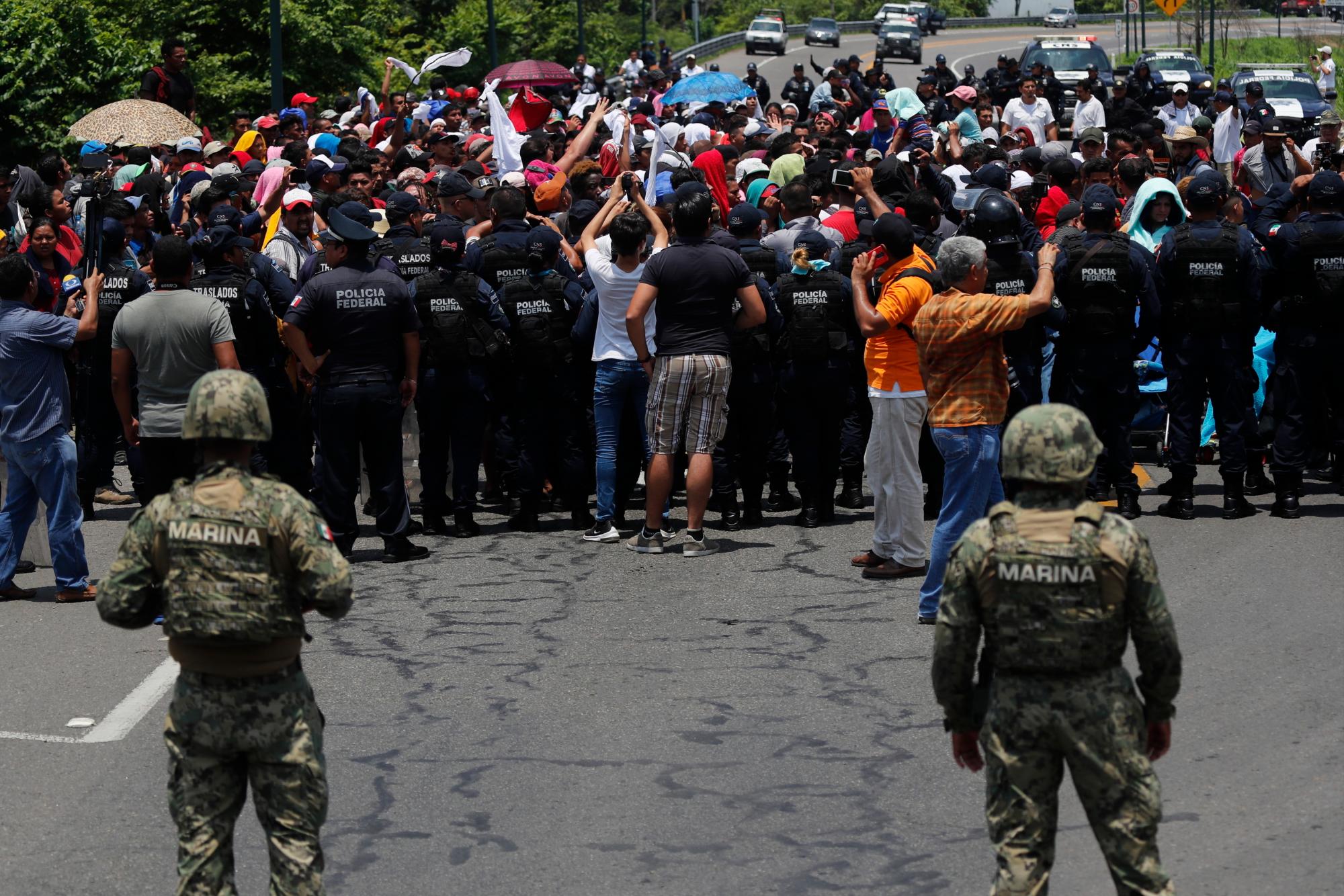 Récord de migrantes detenidos en frontera EEUU-México