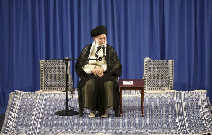 Irán dice que no puede haber diálogo directo con EEUU mientras haya amenazas