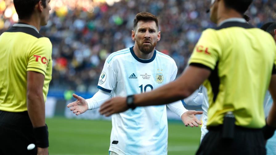Messi se retracta ante Conmebol para evitar dura sanción Messi se retracta ante Conmebol para evitar dura sanción