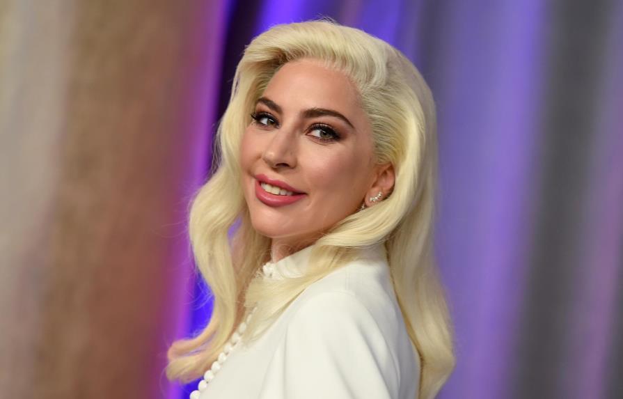 Lady Gaga anuncia llegada de su línea de maquillaje a Amazon