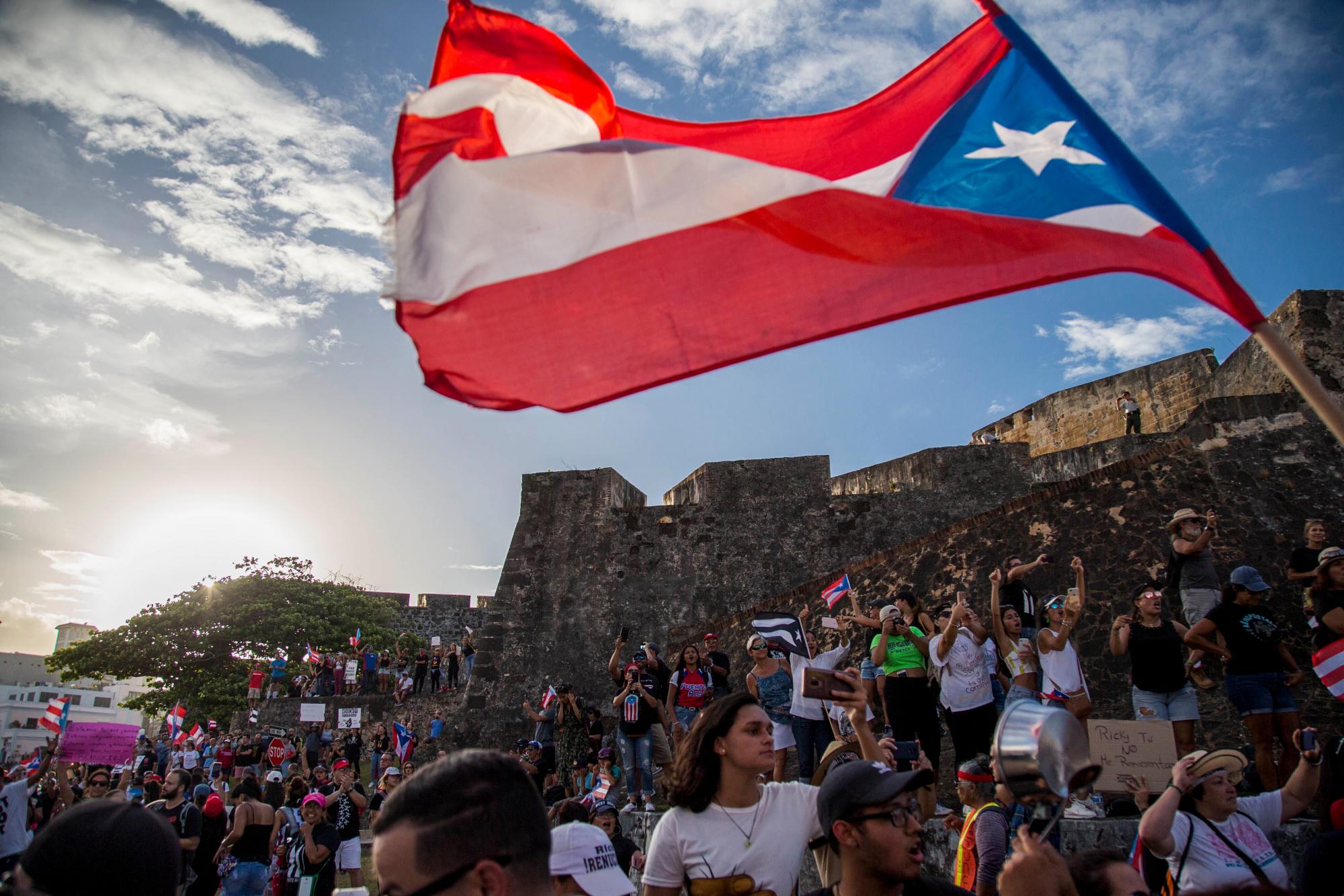 Manifestantes protestan en contra del gobernador Ricardo Rosselló el miércoles 17 de julio de 2019 en San Juan, Puerto Rico. 