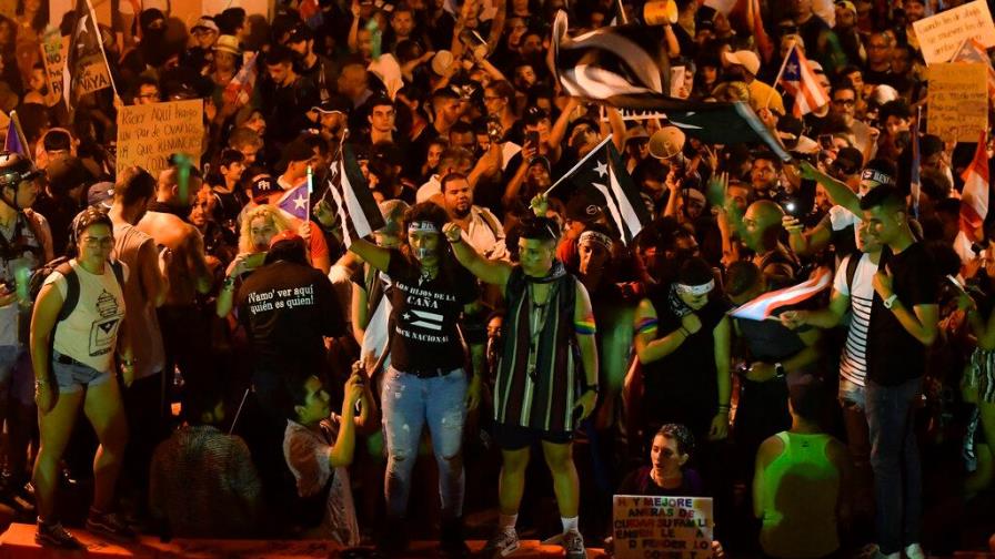 El asediado gobernador Ricardo Rosselló guarda silencio 