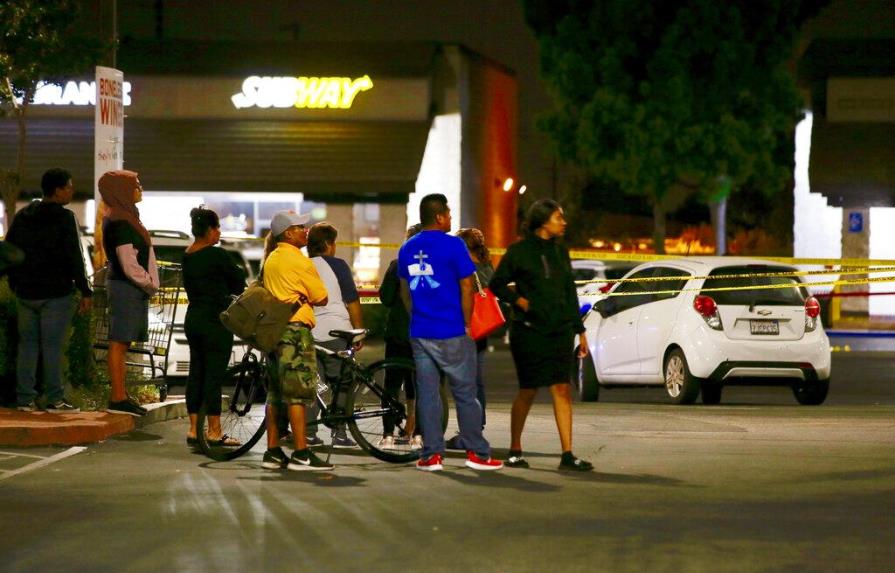 Cuatro muertos en serie de apuñalamientos en California