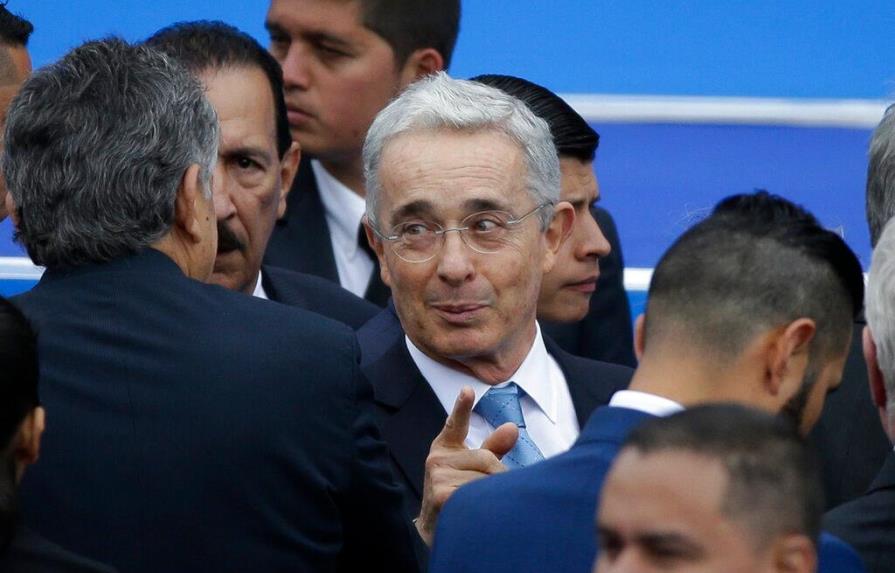 Expresidente Álvaro Uribe citado en Colombia por supuesta manipulación de testigos