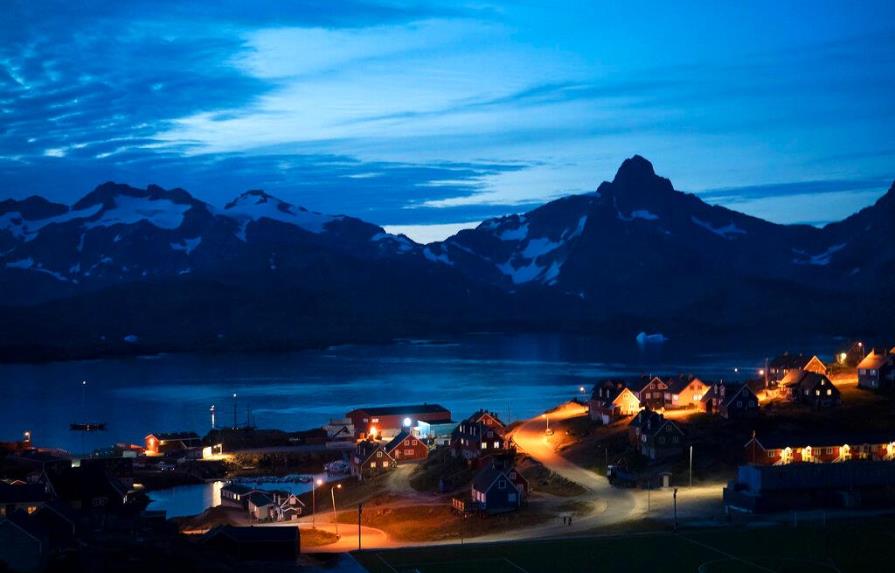 Trump compara interés por Groenlandia con bienes raíces