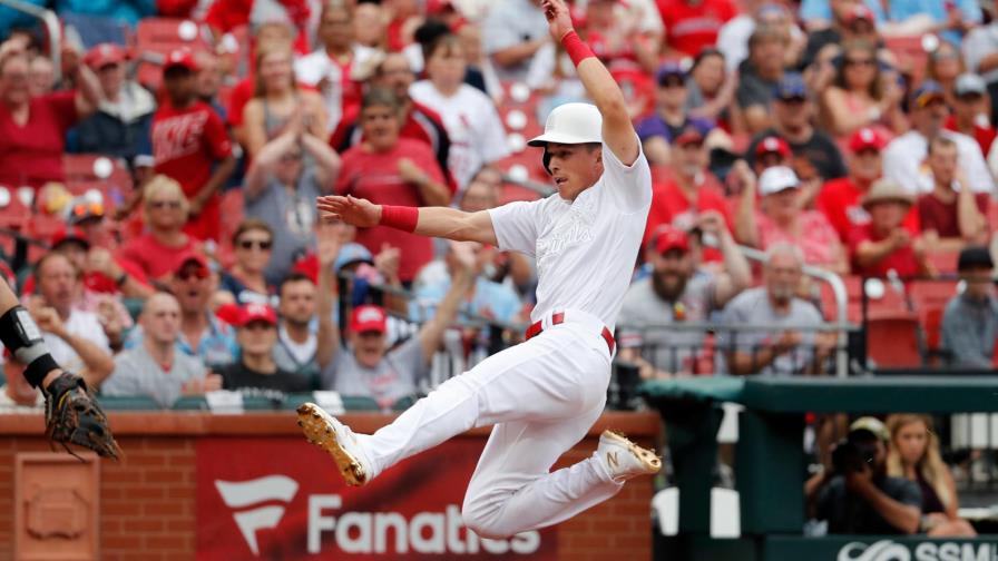 Carpenter despierta al bate, Cardenales barren a Rockies