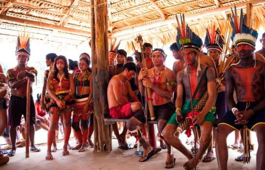 Tribu amazónica de Brasil patrulla tierras lista para luchar