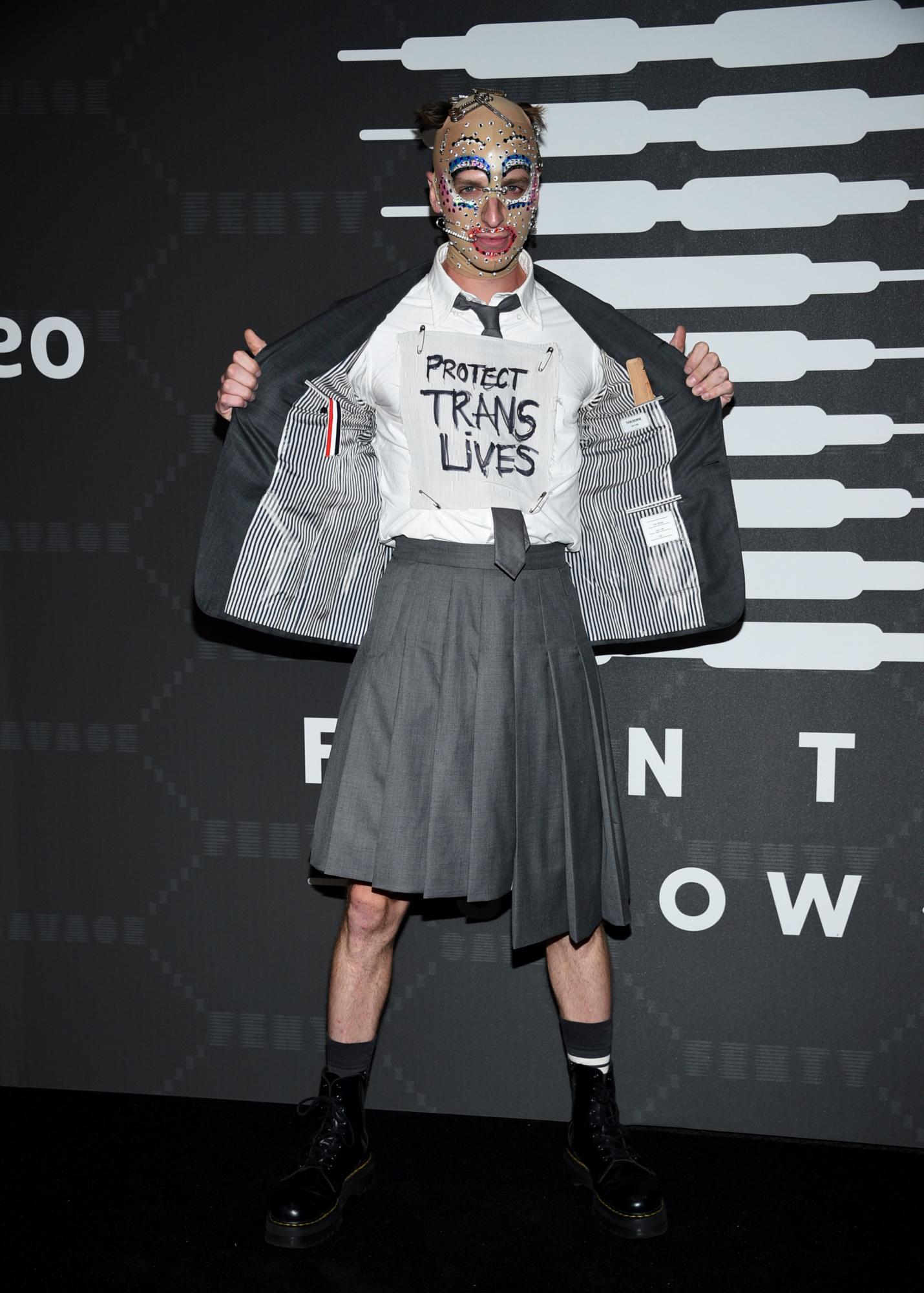 M.I.L.K. asiste al desfile de Savage x Fenty de Rihanna en la Semana de la Moda de Nueva York.