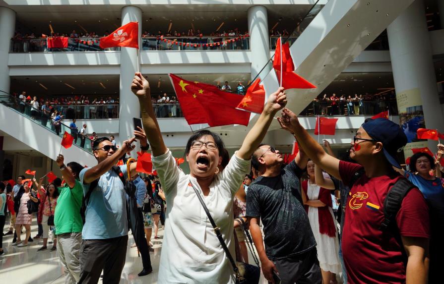 Postergan Abierto de Hong Kong ante fuertes protestas