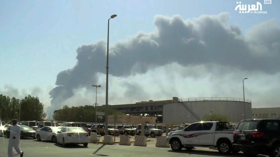 Ataque reduce a la mitad producción petrolera de Arabia Saudita