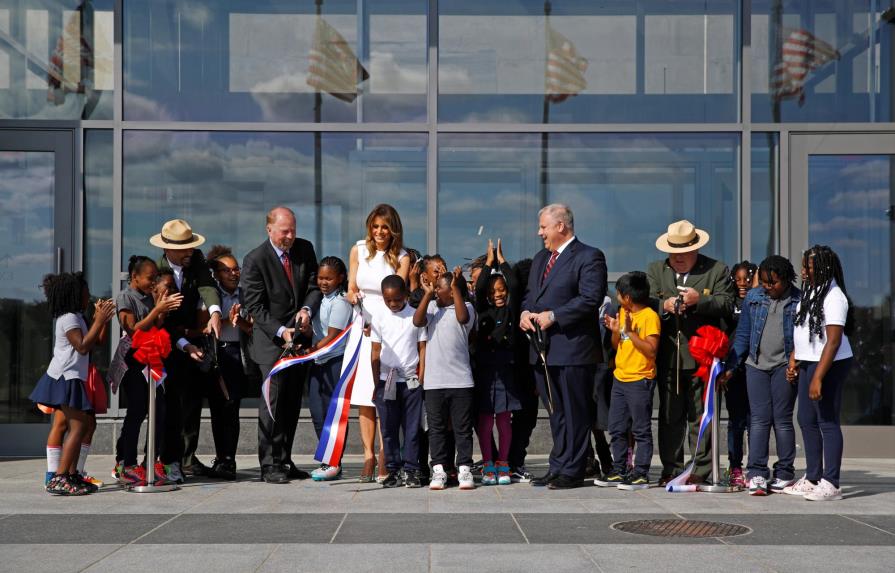Melania Trump reabre oficialmente el monumento a Washington