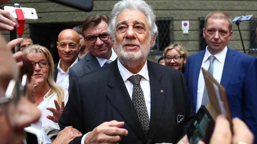 Plácido Domingo renuncia a dirección general de Ópera de Los Angeles