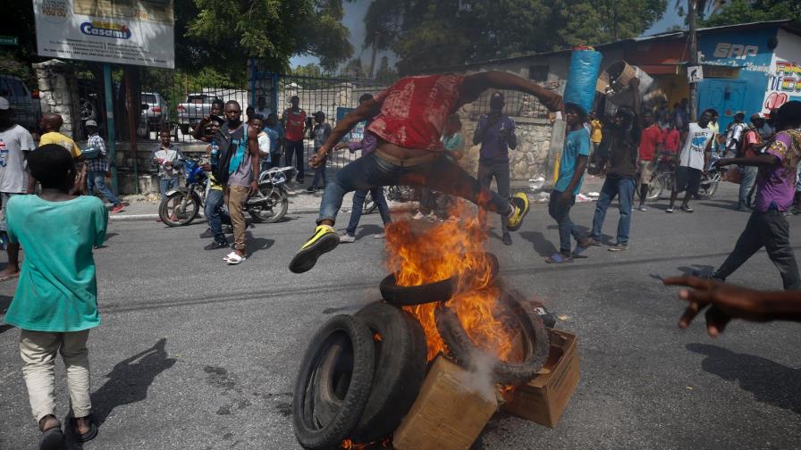 Matan a periodista en Haití en medio de violentas protestas