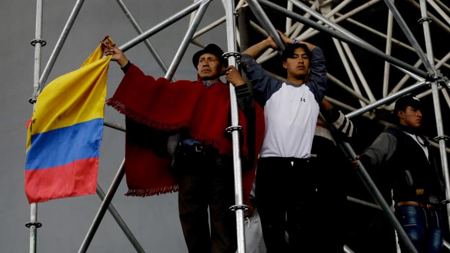 Perú y Chile respaldan a presidente de Ecuador por crisis