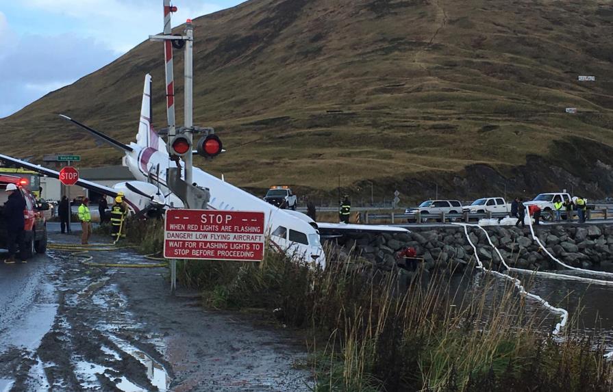 Alaska: Avión se sale de pista, 2 heridos graves