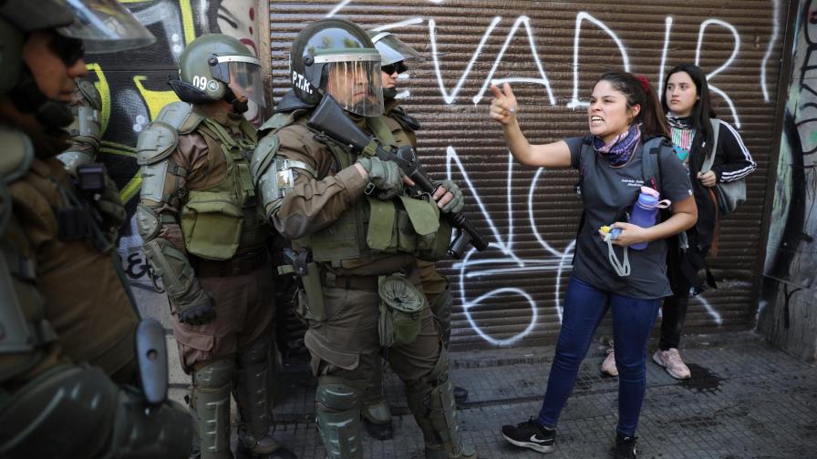 “Escuchen al pueblo”, reclaman futbolistas chilenos ante estallido social