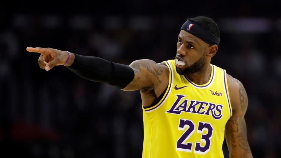 James y Curry son los mejor pagados de la NBA y ganan más fuera de las pistas