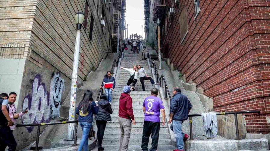 La popularidad de las escaleras del Joker comienza a “jartar” a los vecinos La popularidad de las escaleras del Joker comienza a “jartar” a los vecinos