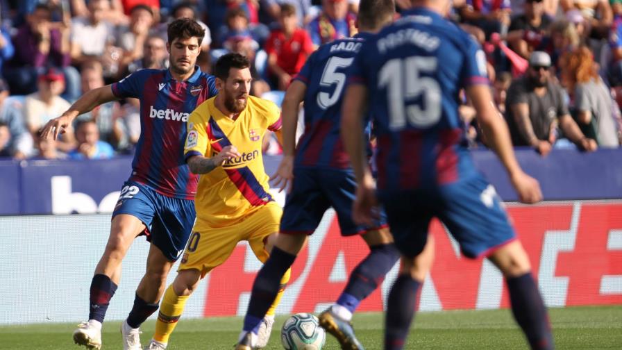 El Barcelona busca en la ‘Champions’ la calma tras la tormenta