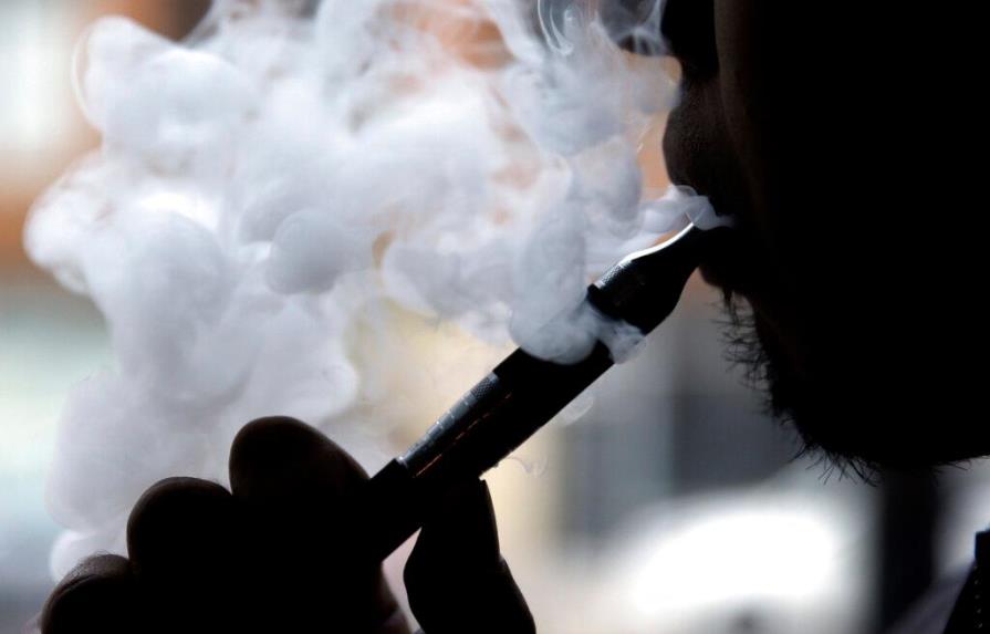 Juul recortará 16 % de plantilla tras suspender ventas de cigarrillo de menta