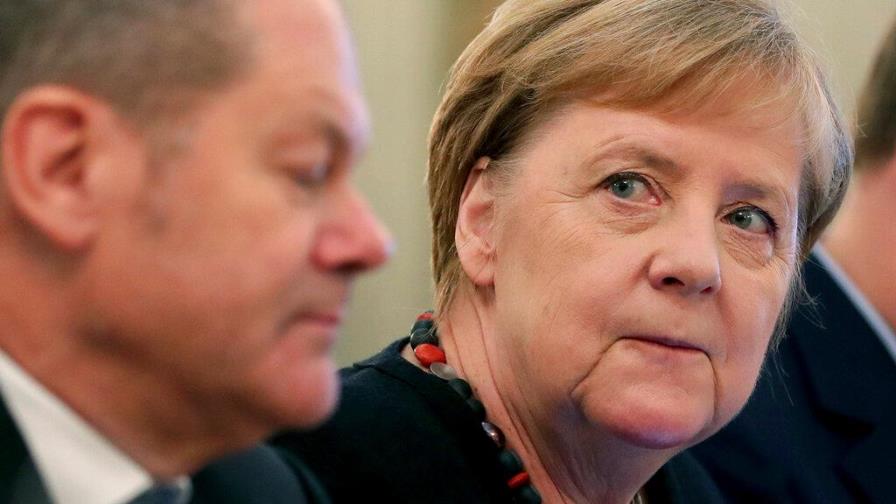 Merkel destaca importancia invertir en África para afrontar desafíos globales