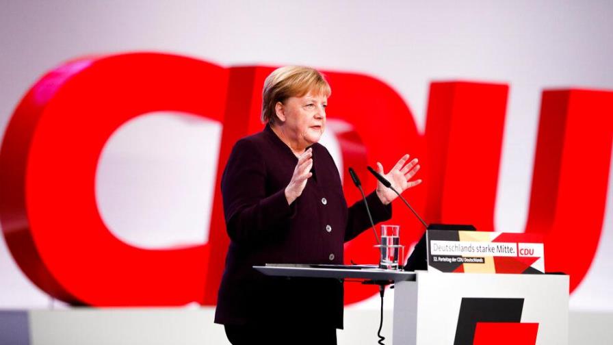 Von der Leyen: Merkel es la negociadora más dura que puede haber