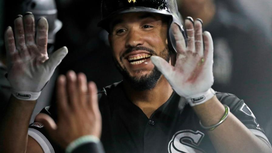 José Abreu firma por 50 millones y 3 años con Medias Blancas