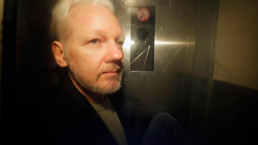 Julian Assange podría morir en prisión si no recibe atención médica, dicen doctores Julian Assange podría morir en prisión si no recibe atención médica, dicen doctores