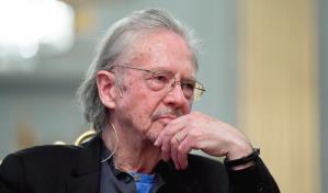 Handke explota en conferencia contra periodistas